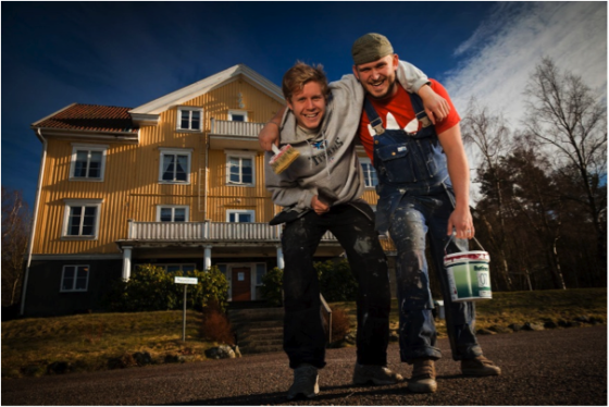 YWAM Restenas, Sweden – “Mengecat Bisa Menyenangkan Ketika YWAMers Bekerja Sama”